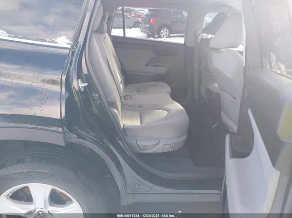 5TDCZRBH7MS133481 2021 TOYOTA HIGHLANDER - Image 8