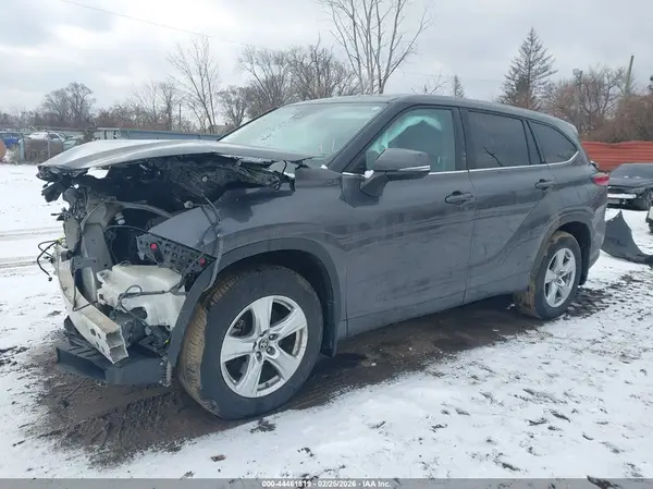 5TDCZRBH7MS134694 2021 TOYOTA HIGHLANDER - Image 2