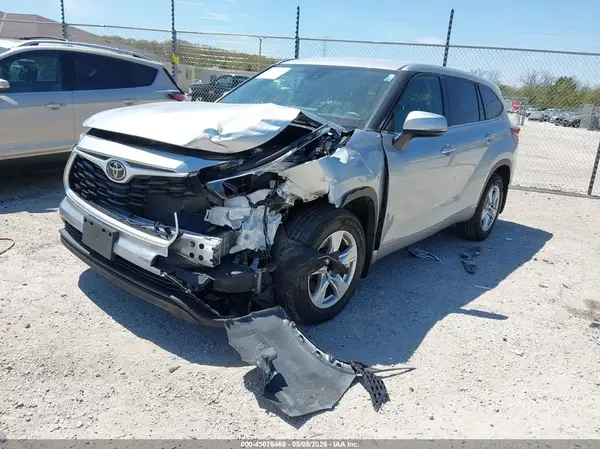5TDCZRBH7MS144609 2021 TOYOTA HIGHLANDER - Image 2