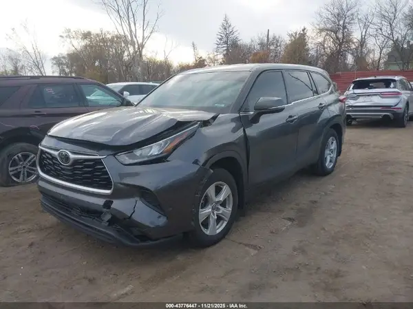 5TDCZRBH8LS023439 2020 TOYOTA HIGHLANDER - Image 2