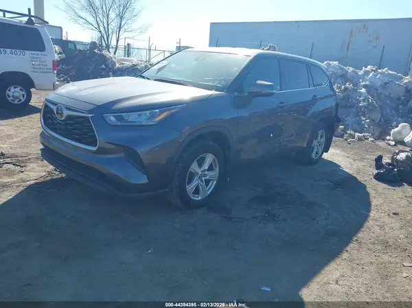 5TDCZRBH8LS515842 2020 TOYOTA HIGHLANDER - Image 2