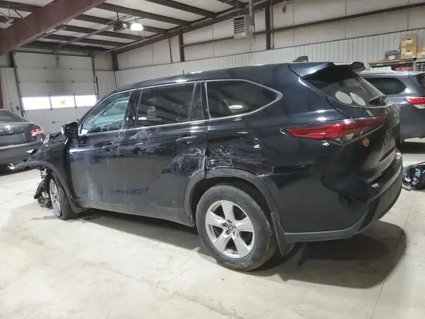 5TDCZRBH8NS570813 2022 TOYOTA HIGHLANDER - Image 2