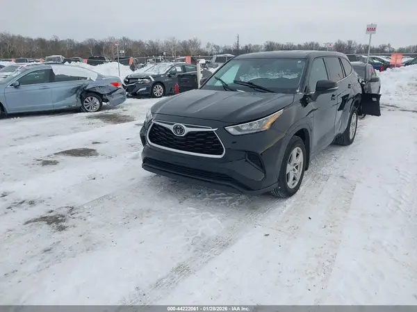 5TDCZRBH9LS002440 2020 TOYOTA HIGHLANDER - Image 2