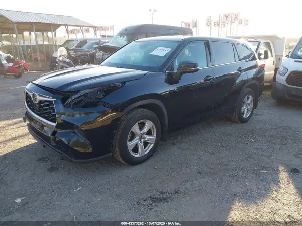 5TDCZRBH9LS044607 2020 TOYOTA HIGHLANDER - Image 2