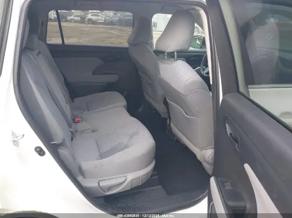 5TDCZRBH9MS091380 2021 TOYOTA HIGHLANDER - Image 8