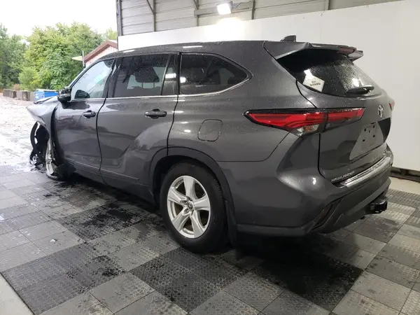 5TDCZRBH9MS132445 2021 TOYOTA HIGHLANDER - Image 2