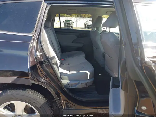 5TDCZRBH9NS204665 2022 TOYOTA HIGHLANDER - Image 8