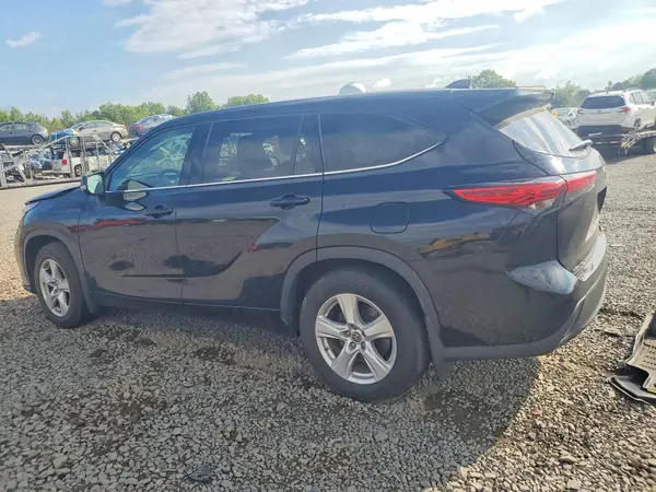 5TDCZRBH9NS225516 2022 TOYOTA HIGHLANDER - Image 2