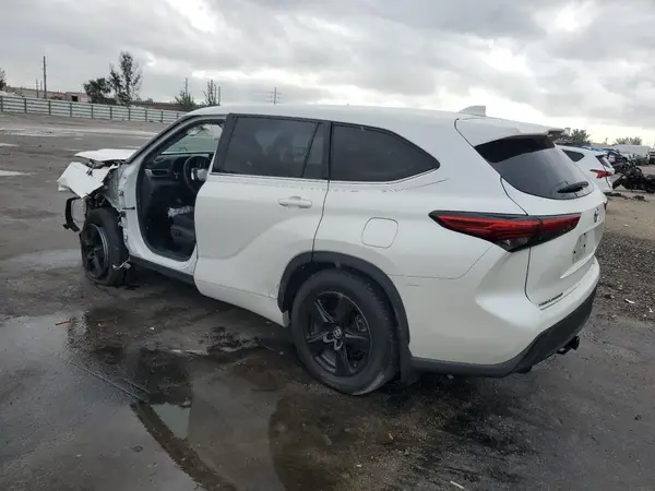 5TDCZRBHXMS523765 2021 TOYOTA HIGHLANDER - Image 2