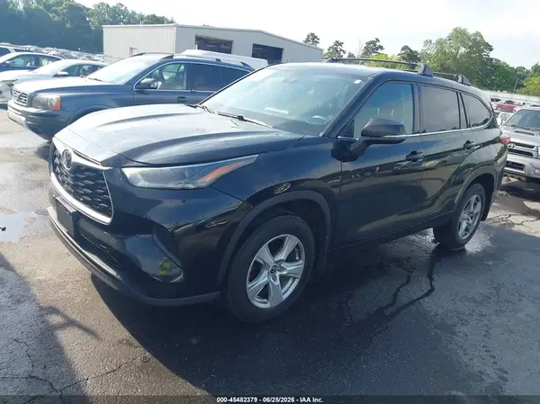 5TDCZRBHXMS530800 2021 TOYOTA HIGHLANDER - Image 2