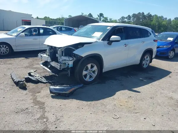 5TDCZRBHXNS184202 2022 TOYOTA HIGHLANDER - Image 2