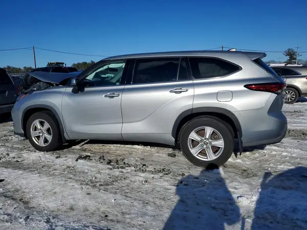 5TDCZRBHXNS212189 2022 TOYOTA HIGHLANDER - Image 2