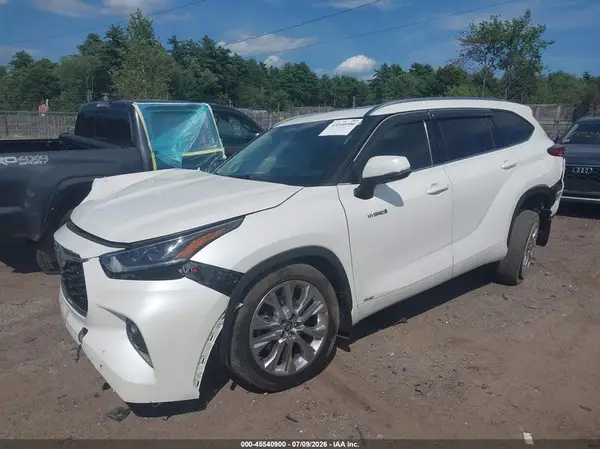 5TDDBRCH1MS520289 2021 TOYOTA HIGHLANDER - Image 2