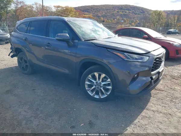 5TDDBRCH1MS531079 2021 TOYOTA HIGHLANDER - Image 1
