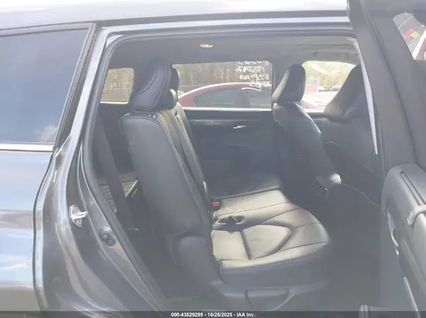 5TDDBRCH1MS531079 2021 TOYOTA HIGHLANDER - Image 8