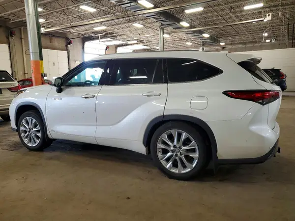 5TDDBRCH2MS017905 2021 TOYOTA HIGHLANDER - Image 2
