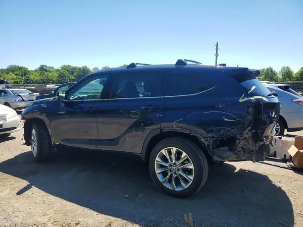 5TDDBRCH2MS528031 2021 TOYOTA HIGHLANDER - Image 2