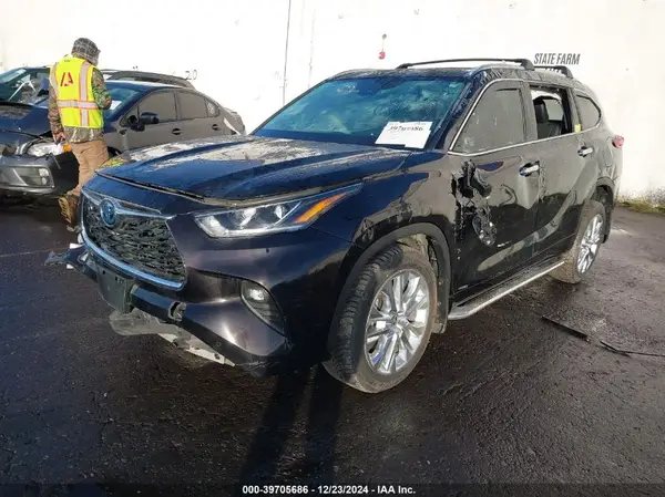 5TDDBRCH3MS031084 2021 TOYOTA HIGHLANDER - Image 2