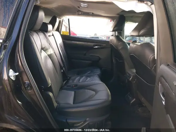 5TDDBRCH3MS031084 2021 TOYOTA HIGHLANDER - Image 8