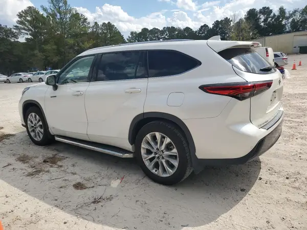 5TDDBRCH3MS532671 2021 TOYOTA HIGHLANDER - Image 2