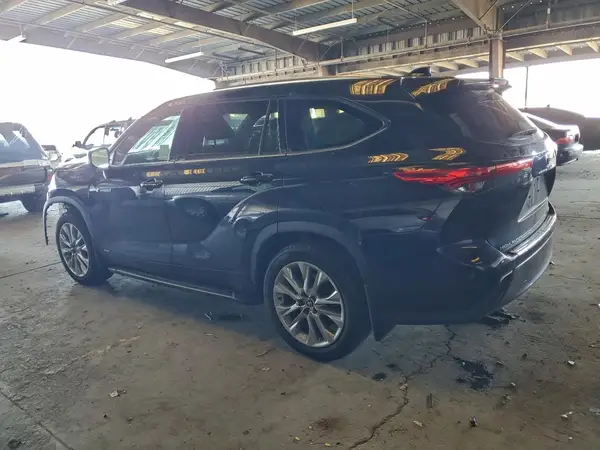 5TDDBRCH4MS023656 2021 TOYOTA HIGHLANDER - Image 2