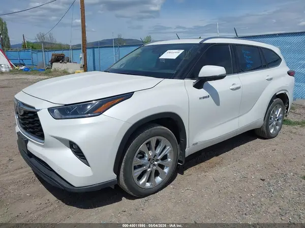 5TDDBRCH4MS025875 2021 TOYOTA HIGHLANDER - Image 2