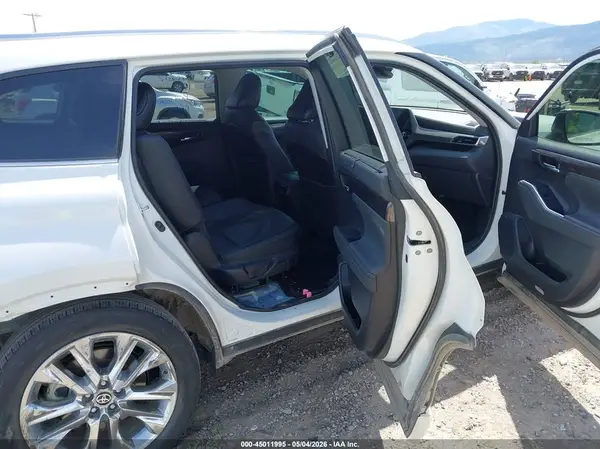 5TDDBRCH4MS025875 2021 TOYOTA HIGHLANDER - Image 8