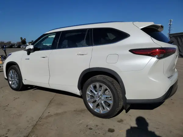 5TDDBRCH4MS520660 2021 TOYOTA HIGHLANDER - Image 2
