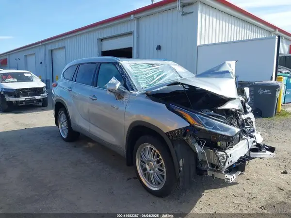 5TDDBRCH4MS522277 2021 TOYOTA HIGHLANDER - Image 1