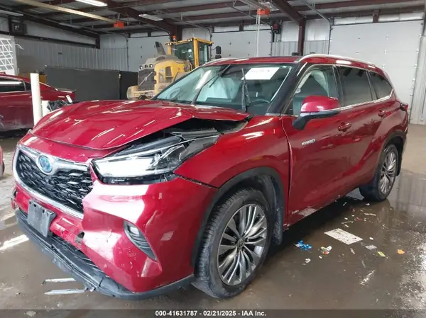 5TDDBRCH5MS015338 2021 TOYOTA HIGHLANDER - Image 2
