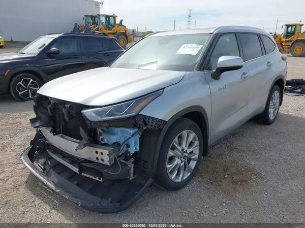 5TDDBRCH5MS015873 2021 TOYOTA HIGHLANDER - Image 2