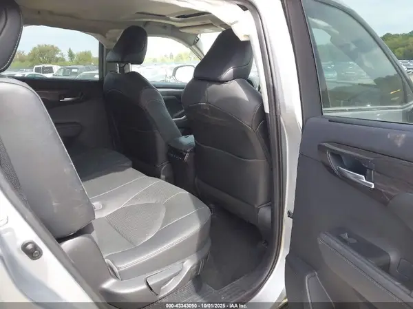 5TDDBRCH5MS015873 2021 TOYOTA HIGHLANDER - Image 8