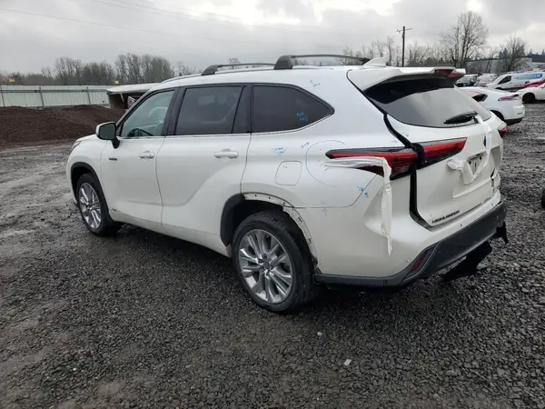 5TDDBRCH5MS023925 2021 TOYOTA HIGHLANDER - Image 2