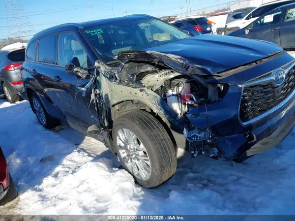 5TDDBRCH5MS519050 2021 TOYOTA HIGHLANDER - Image 1
