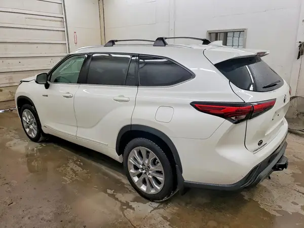 5TDDBRCH5MS531344 2021 TOYOTA HIGHLANDER - Image 2