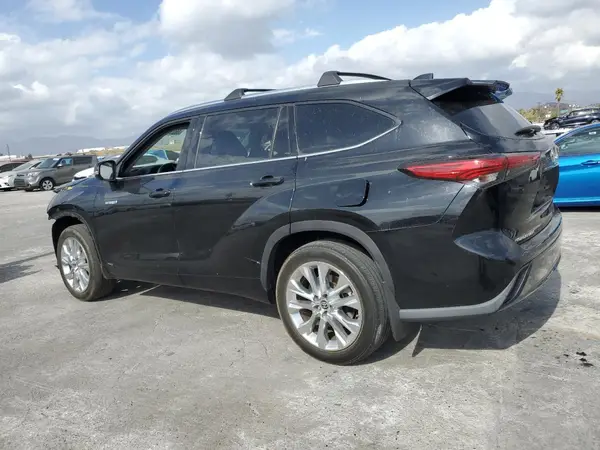 5TDDBRCH6MS023450 2021 TOYOTA HIGHLANDER - Image 2