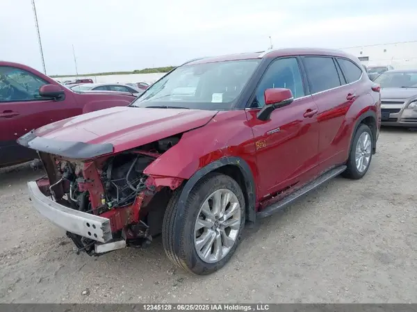5TDDBRCH6MS035856 2021 TOYOTA HIGHLANDER - Image 2