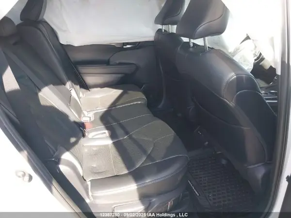 5TDDBRCH6MS037834 2021 TOYOTA HIGHLANDER - Image 8