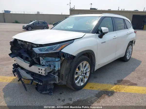 5TDDBRCH8LS000525 2020 TOYOTA HIGHLANDER - Image 2