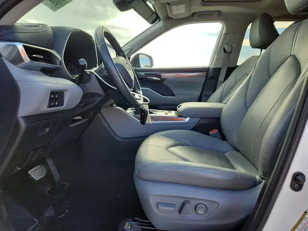 2021 TOYOTA HIGHLANDER auction photo 7