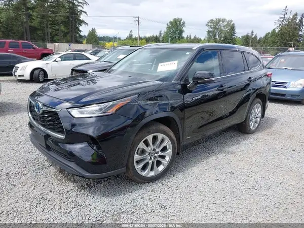 5TDDBRCH9MS531122 2021 TOYOTA HIGHLANDER - Image 2