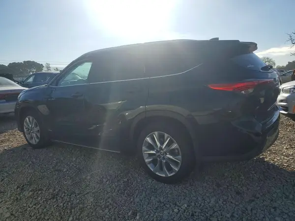 5TDDBRCHXMS527757 2021 TOYOTA HIGHLANDER - Image 2