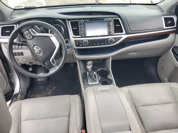 5TDDCRFH0GS018399 2016 TOYOTA HIGHLANDER - Image 8
