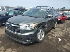 5TDDCRFH0GS019083 2016 TOYOTA HIGHLANDER