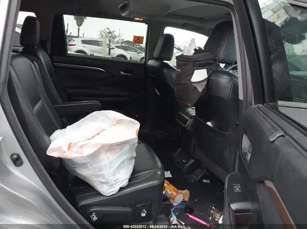 5TDDCRFH1GS015897 2016 TOYOTA HIGHLANDER - Image 8