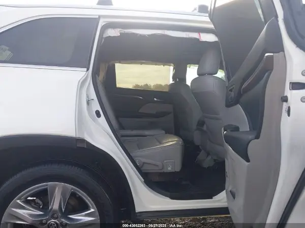 5TDDCRFH2GS016511 2016 TOYOTA HIGHLANDER - Image 8