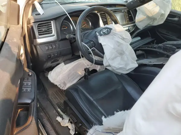 5TDDCRFH6GS013787 2016 TOYOTA HIGHLANDER - Image 8