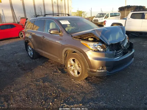 5TDDCRFH6GS017869 2016 TOYOTA HIGHLANDER - Image 1