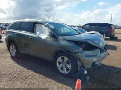 5TDDCRFH7GS013877 2016 TOYOTA HIGHLANDER