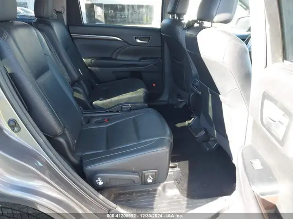 5TDDCRFH7GS015886 2016 TOYOTA HIGHLANDER - Image 8